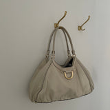 Beautiful white Gucci Abby shoulder bag with gold hardware. 