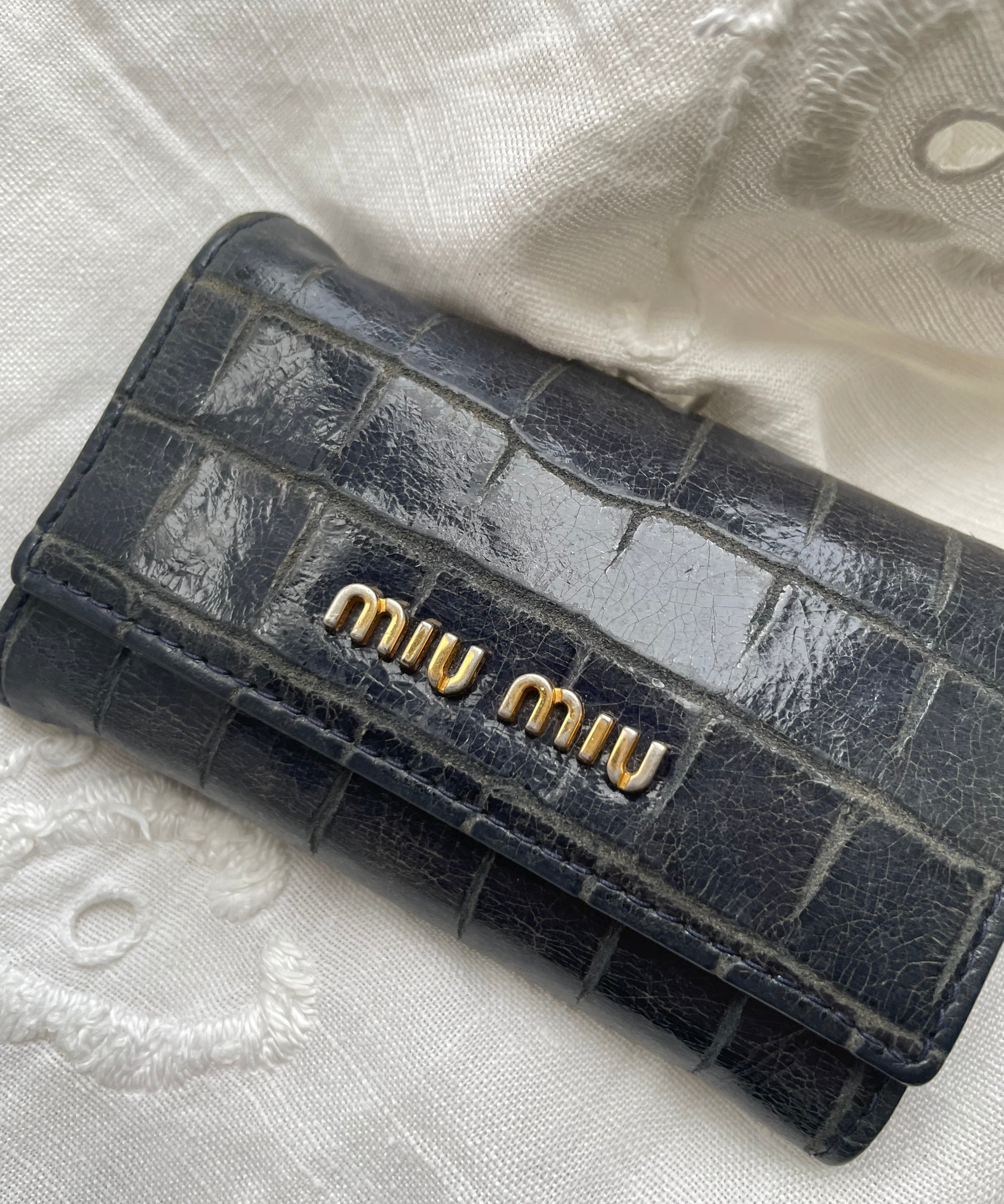 Beautiful key wallet from Miu Miu in navy leather.